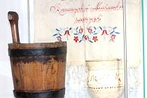 Nejen vybavení kuchyně našich předků, ale i vémyslický kroj jsou k videní na nové výstavě, kterou uspořádalo v minoritském klášteře Jihomoravské muzeum ve Znojmě.