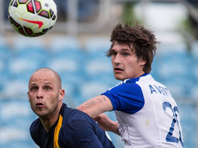 Fotbalista Jaroslav Svozil (v bílém).