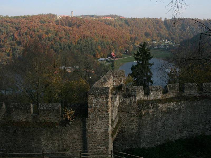 Začaly opravy zříceniny hradu Cornštejn. 