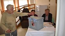 Volební komise navštívila obyvatele Domova pro seniory v Jevišovicích na Znojemsku.