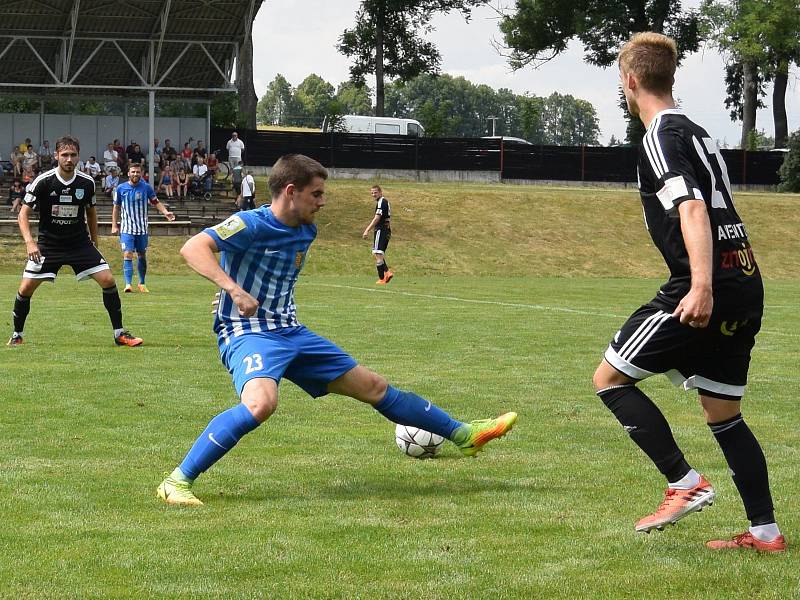 Fotbalisté 1. SC Znojmo se účastnili po roční odmlce turnaje v Počátkách, který nese název Křišťálový pohár, a po pokoření Prostějova (na snímcích) nestačili ve finále na Táborsko.