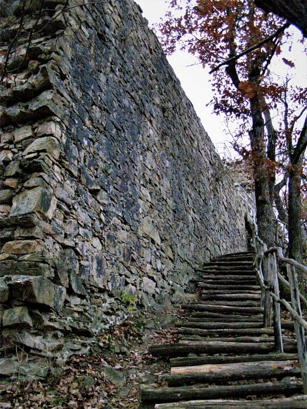 Podzimní procházka hradem Templštejn.