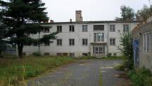 Někdejší sídlo roty Pohraniční stráže ve Vratěníně na Znojemsku.