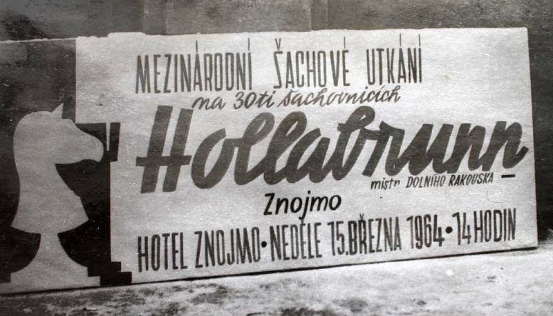 Znojemští šachisté se mohou pyšnit kronikou, která mapuje jejich činnost už od počátku vzniku šachového klubu ve Znojmě v roce 1921.