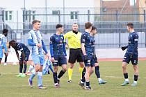 Znojemští fotbalisté (modří) brali druhou výhru jara. Doma porazili 1:0 v 19. kole MSFL celek 1. FK Slovácko B.