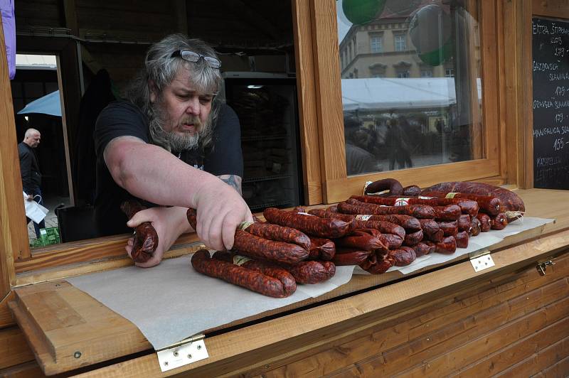 Dvoudenní přehlídku gastronomie spřátelených měst nabídlo v pátek a sobotu znojemské Horní náměstí. Součástí akce byl i kulturní program.