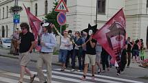 Slavnostním průvodem a karnevalovým posezením na Masarykově náměstí začal v pátek ve Znojmě devátý ročník Hudebního festivalu Znojmo.