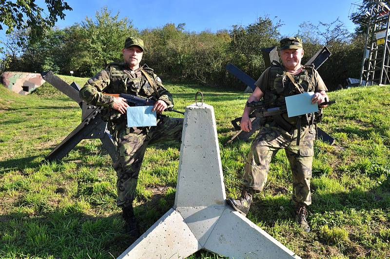 V den výročí mobilizace odvolili stylově i nadšenci z klubu vojenské historie Petr Klíčník a Petr Prokeš. U obce Dyje na Znojemsku u Bunkru Úžlabina připravovali akci Světla nad bunkry