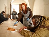 Pracovníci Oblastní charity Znojmo nově rozdávají teplé polévky v zimních měsících bezdomovcům.