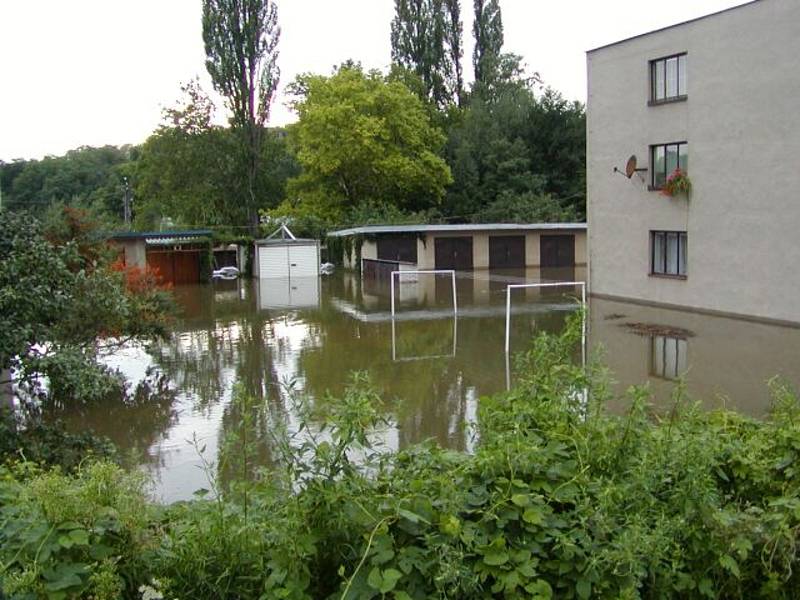 Povodně v létě 2002 na Znojemsku a Břeclavsku.