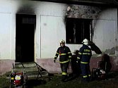 Při pondělním nočním požáru v Oleksovicích zemřely tři děti, čtyři dospělí se zranili.