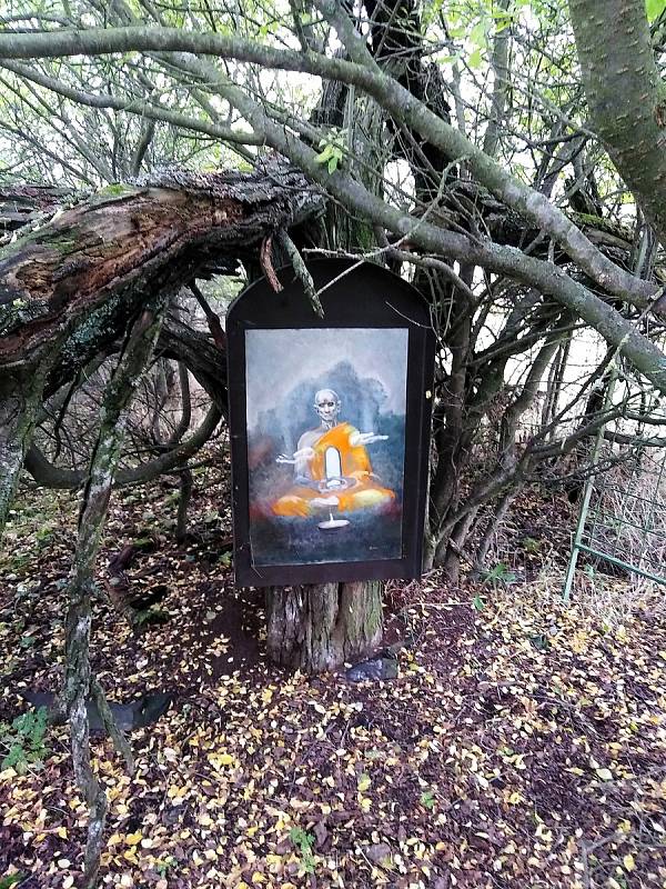 Do Jiřic u Moravských Budějovic láká na výlet meditační zahrada s křížovou cestou a rozhlednou. Foto: Eva Jurmanová