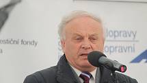 V Lechovicích začala 20. března 2017 slavnostním poklepáním základního kamene stavba obchvatu obce. Zúčastnil se také premiér Bohuslav Sobotka.