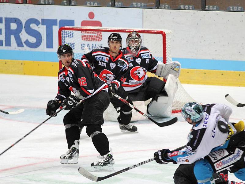 Při domácím vstupu do EBEL v roce 2011 Orli porazili Linec 7:5