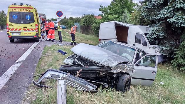 Dopravu ve znojemské Pražské ulici zkomplikovala nehoda.