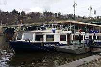 Dlouholetý dopravce, který vozí turisty po vranovské přehradě již desátým rokem, přiveze koncem března z Prahy novou loď. 