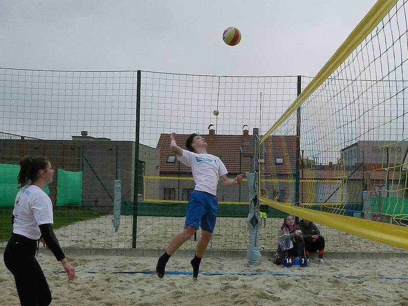 Sezonu turnajů "Beach Open" odstartovali volejbalisté z Přímětic druhou květnovou sobotu.