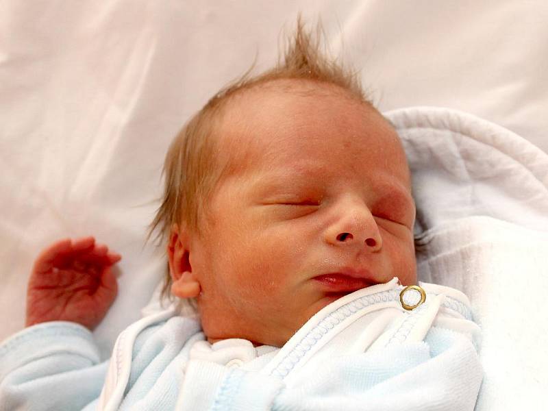 Roman Bayer, 48 cm, 2 510 g, 1.12.2011, Znojmo.