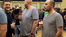 Hodonická Tělovýchovná jednota uspořádala druhý únorový pátek 7. ročník Pivního korbelu. Skoro 700 návštěvníků přišlo ochutnat na 40 piv uvařených místními sládky.