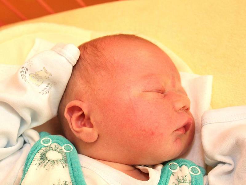 Roman Schneider, 52 cm, 3 450 g, 7.12.2011, Suchohrdly.