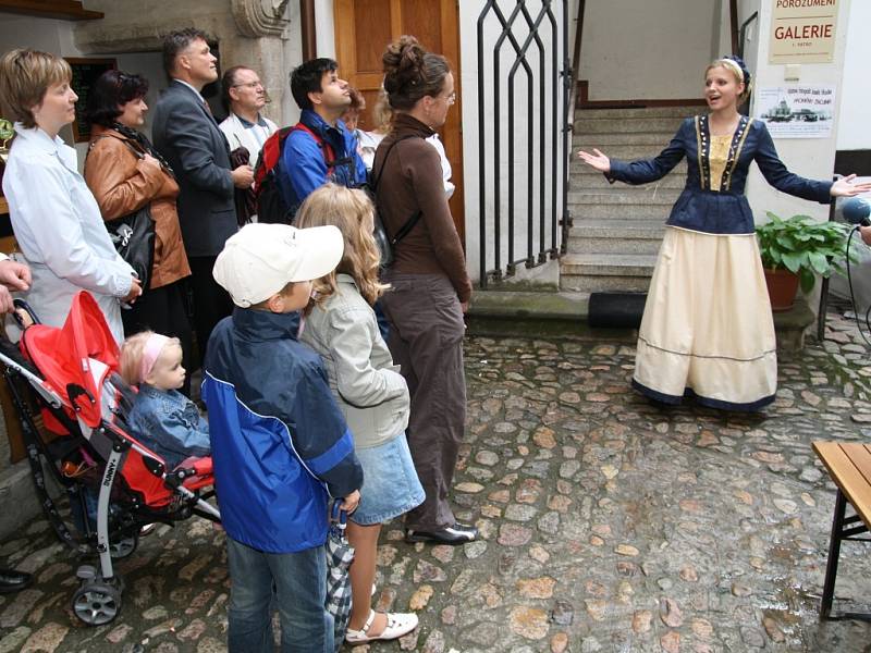 Městem provází měšťanka Kateřina