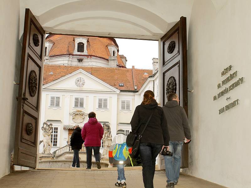 Státní zámek Vranov nad Dyjí přivítal o Velikonocích své první letošní návštěvníky z řad turistů.