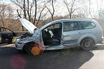 Nehoda mladíka v Moravském Krumlově. Ujížděl před policisty.