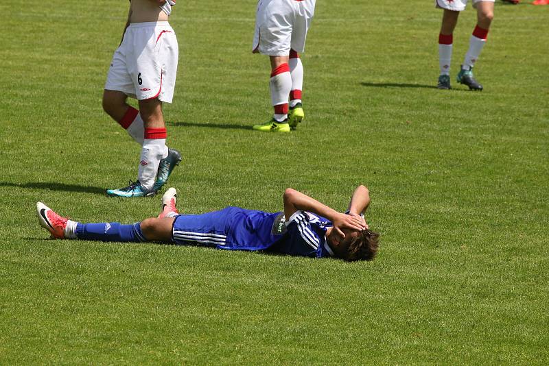 V Moravskoslezské lize staršího dorostu remizovalo 1.SC Znojmo FK - SK Hanácká Slavia Kroměříž 0:0 a sestoupilo do nižší soutěže.