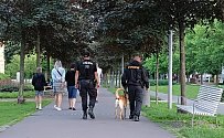Společné hlídky policistů a strážníků ve Znojmě.