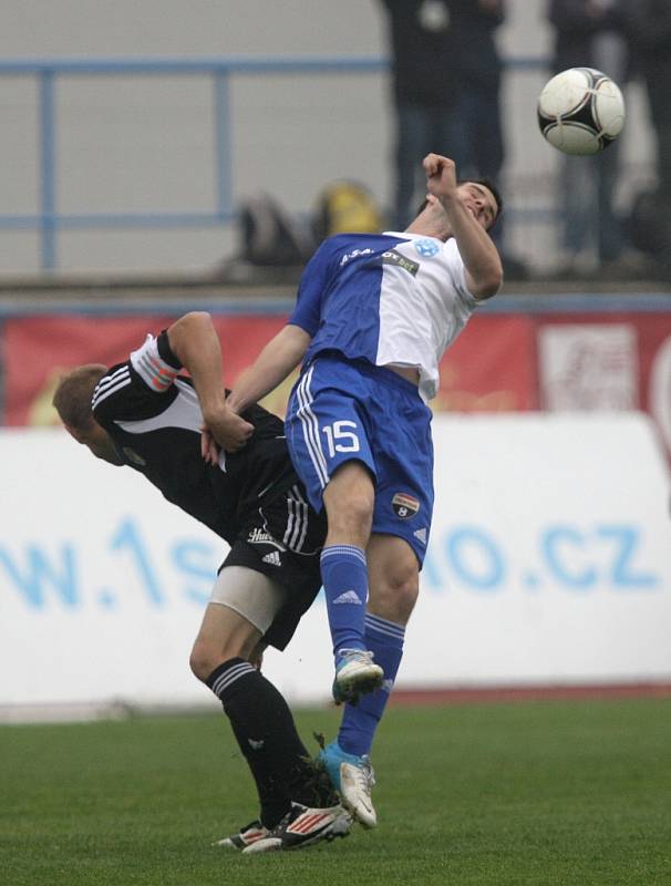 Znojemští fotbalisté v utkání s Viktoria Žižkov.