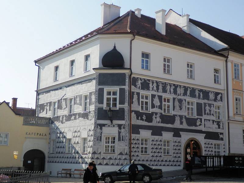 O podporu hlasujících v letošní soutěži o nejlépe opravenou památku se ucház sgrafitový dům v Mikulově.