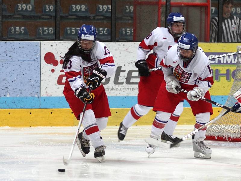České reprezentantky nevyhrály ani v jednom z přátelských utkání s ruskými hokejistkami.