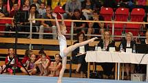 Znojmo poprvé pořádalo mistrovství republiky dívek a žen ve sportovní gymnastice ve výkonnostních stupních. Antonie Vojtěchová cvičí prostná.