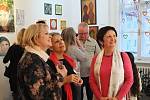 Krumlovští výtvarníci vystavují svá díla v galerii Knížecího domu. Výstavu zahájila vernisáž 6. března.