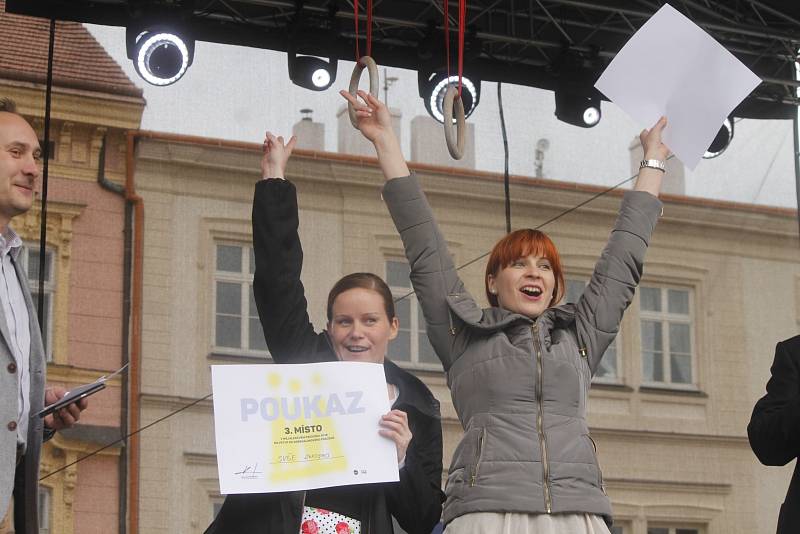 Centrum Znojma ožilo tradičním studentským happeningem. Majáles zahájil dopolední průvod, do kterého se zapojilo osm škol. Poté se program přesunul na Horní náměstí.