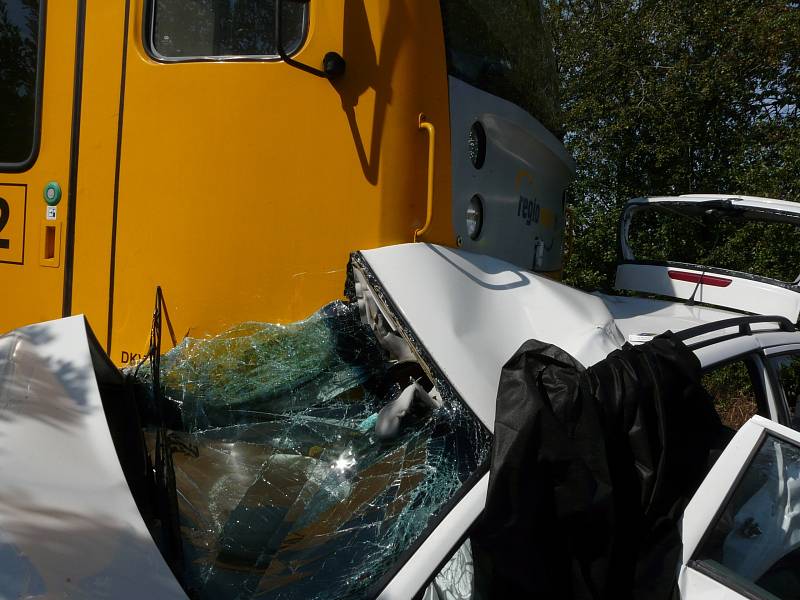 V pátek 18. srpna vjela u železniční stanice Olbramkostel na Znojemsku na železniční přejezd Octavia v době, kdy tudy projížděl motorový vlak. Při srážce zemřeli dva lidé, dítě ve vážném stavu transportovali záchranáři vrtulníkem do Brna.