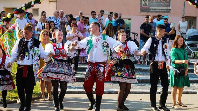 Miroslavská chasa slavila tradiční krojované hody.