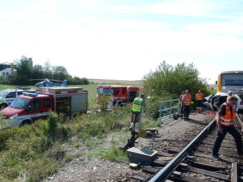 V pátek 18. srpna vjela u železniční stanice Olbramkostel na Znojemsku na železniční přejezd Octavia v době, kdy tudy projížděl motorový vlak. Při srážce zemřeli dva lidé, dítě ve vážném stavu transportovali záchranáři vrtulníkem do Brna.