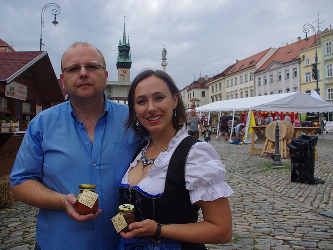 Zuzana Boudové s manželem Ottou ze znojemské rodinné firmy, která sbírá ocenění v soutěži regionálních potravin i na světové přehlídce Great Taste.