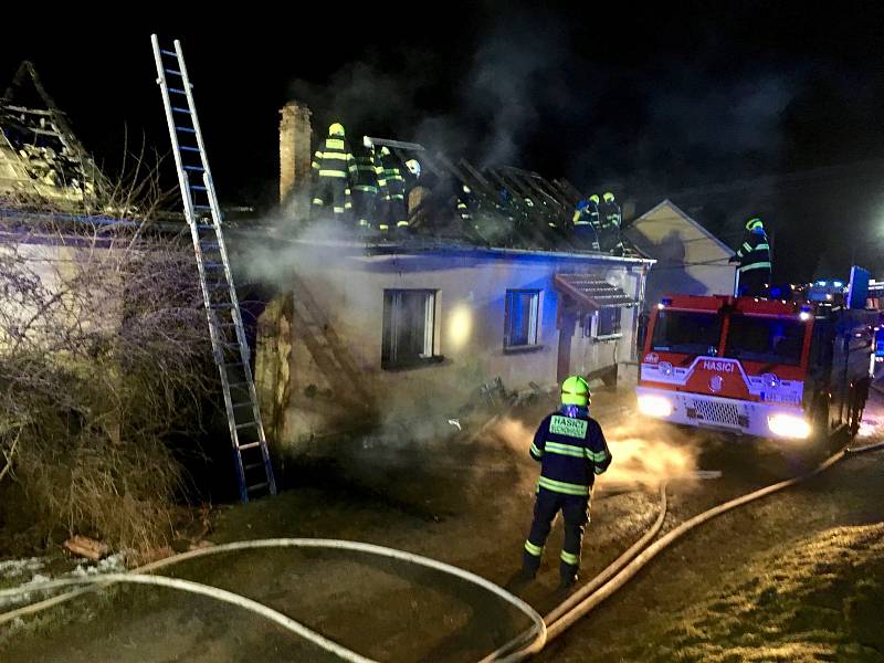 Požár domu a stodoly v Plenkovicích na Znojemsku