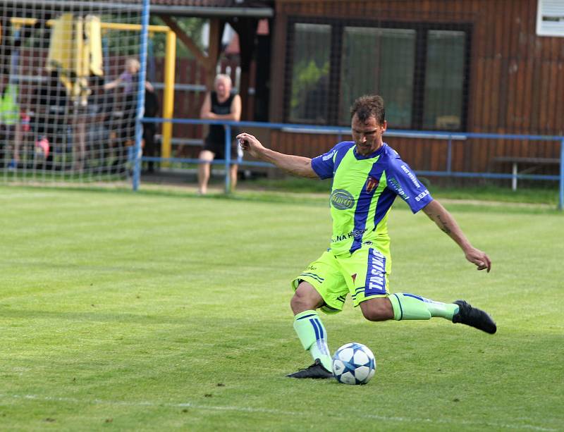 27. kolo Divize skupiny D mezi Tasovicemi a Břeclaví přineslo remízu 1:1.