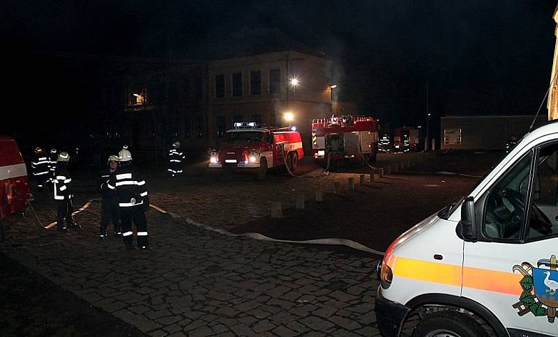 Taktické cvičení požární ochrany v historické památce - vodním mlýnu ve Slupi.