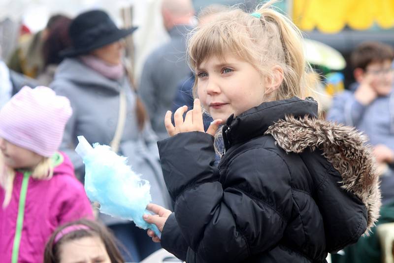 V příhraničním Šatově se lidé bavili na Šatovských trzích.