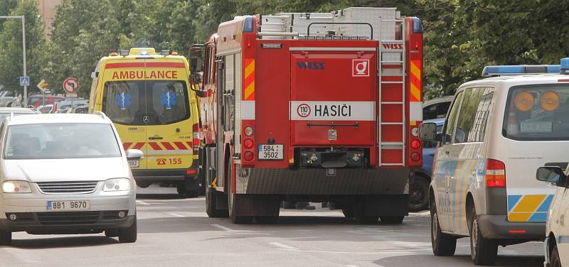 Policisté a záchranáři vyjížděli v pondělí dopoledne k nehodě skútru a osobního auta do Rooseveltovy ulice ve Znojmě.