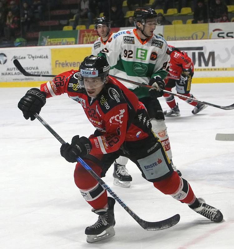 Schwarz doma vynuloval také Graz. Naděje Orlů na play-off žije