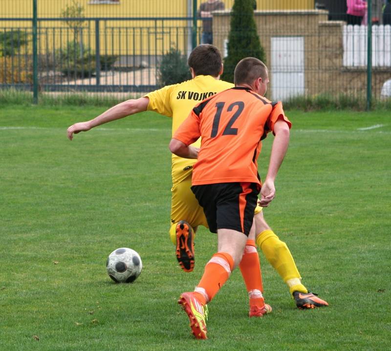 Fotbalisté IE Znojmo podlehli na domácí půdě mužstvu z Vojkovic 2:4.