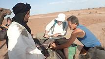 Třídenní pěší trek Saharou zůstává nezapomenutelným zážitkem.