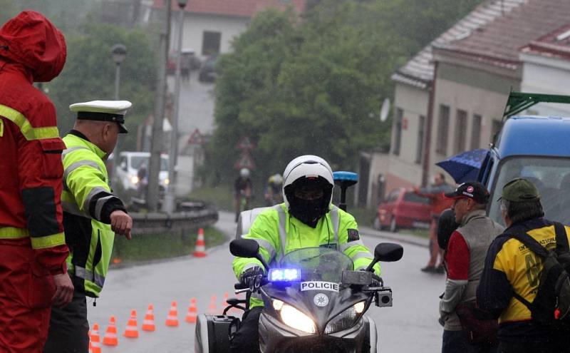 Sto dvacet kilometrů dlouhý cyklistický závod Memoriál Romana Meidla, který se jede v rámci Extraligy Masters, zavedl v sobotu jezdce na cesty na Znojemsku i v sousedním Rakousku.