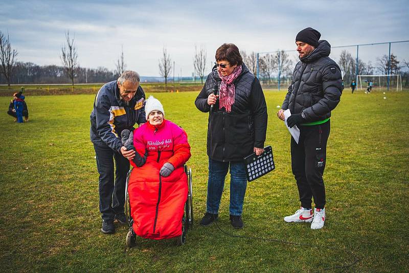 Spolek Matky v běhu ve spolupráci s práčskými fotbalisty uspořádal druhou lednovou sobotu Běh pro Lucinku. Jeho cílem bylo podpořit handicapovanou dívku.