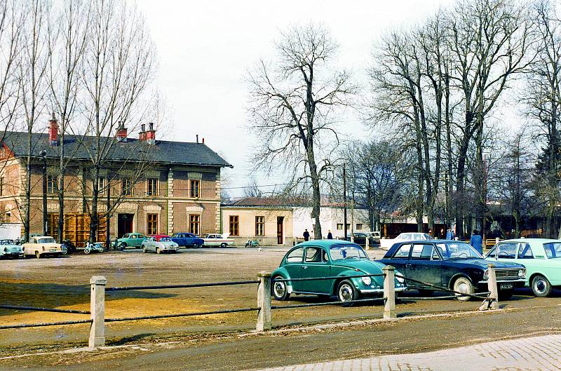 Holabrun - km 51 - staniční budova v roce 1968. Poskytl Jiří Kacetl